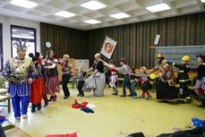 Naumburger Prinzenpaare mit Hofnarren besuchen den Kindergottesdienst (Foto: Karl-Franz Thiede)